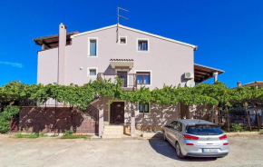 Lovely Apartment In Fazana With Wifi